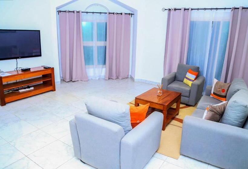 سوییت با چشم‌انداز استخر, Les Orchidees