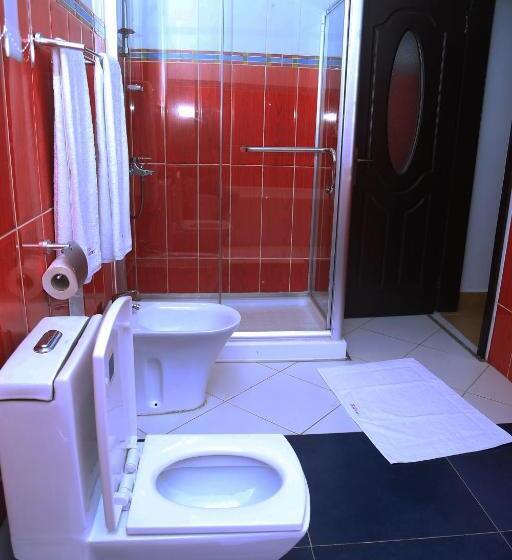 سوییت با چشم‌انداز استخر, Les Orchidees