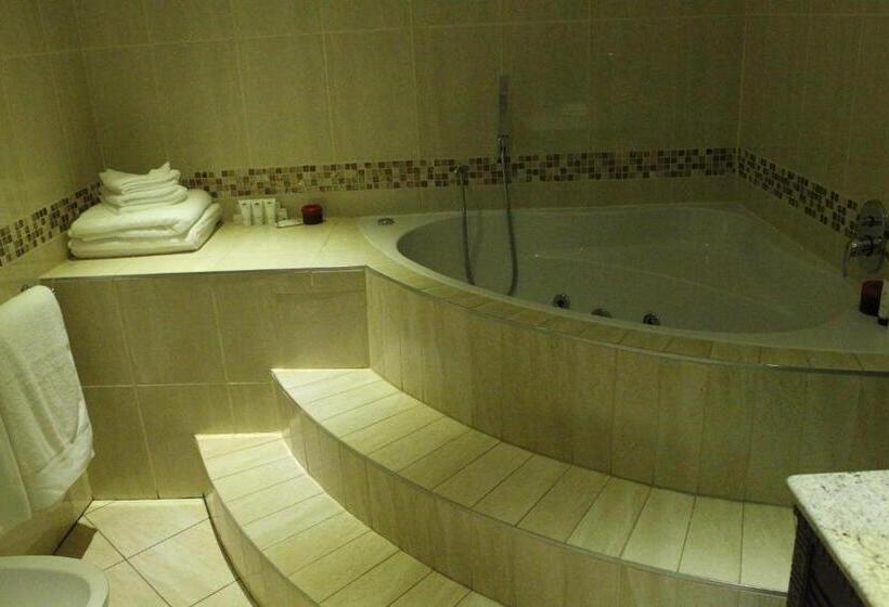 سوییت اجرایی, Open House Boutique