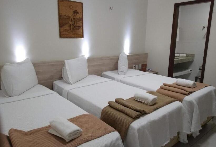 اتاق استاندارد سه نفره, Padre Cícero