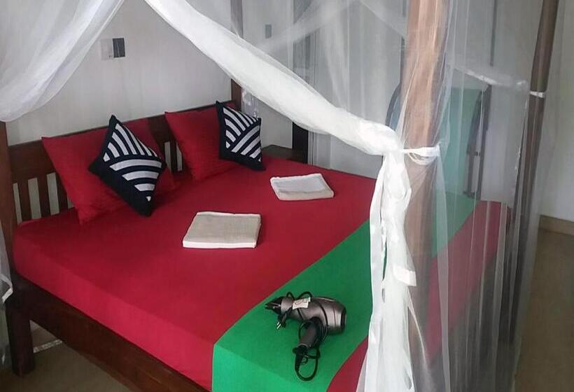 Номер Deluxe, Pelli Riverine