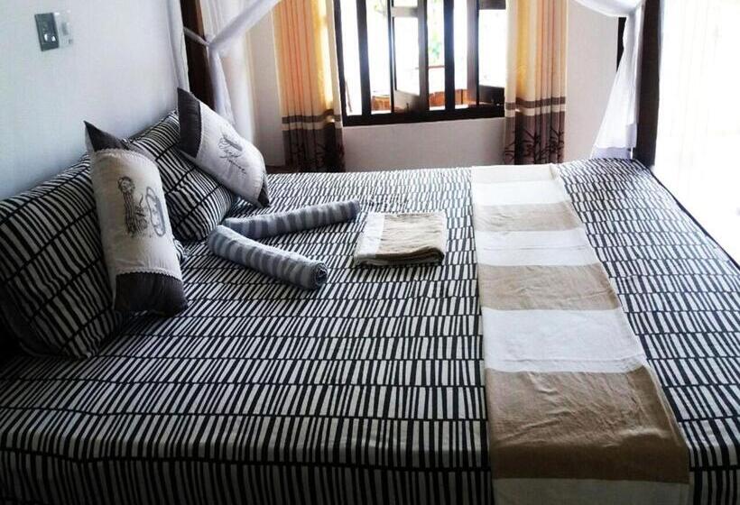 Номер Deluxe, Pelli Riverine