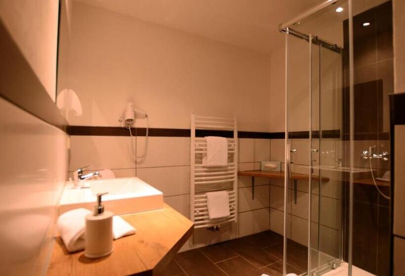 스탠다드 룸, Sterzinger Post