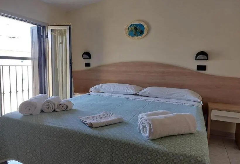 اتاق اکونومی, Villa Aurora
