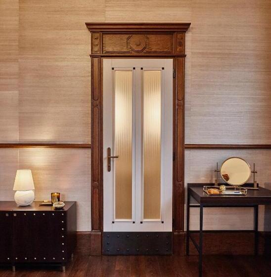 Номер Deluxe, Callas House