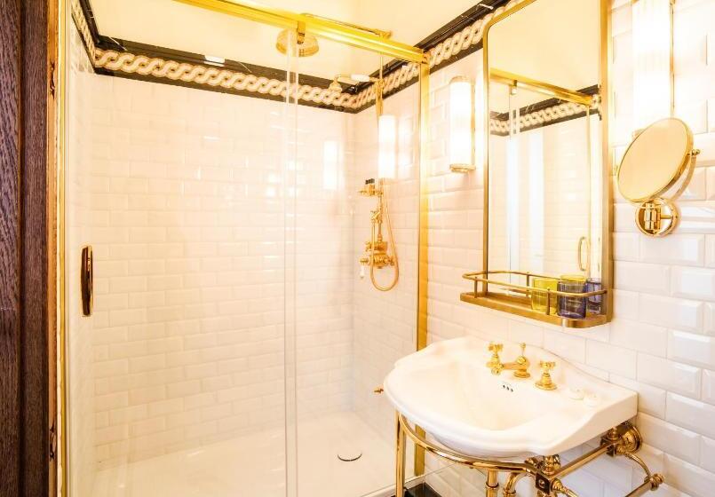 Quarto Deluxe com Sacada, Callas House