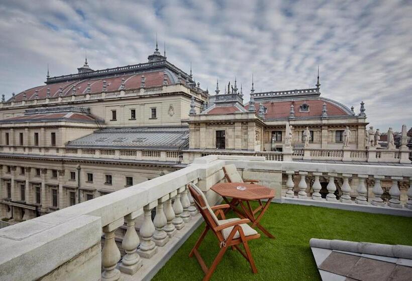 Люкс Вид на Город, Callas House