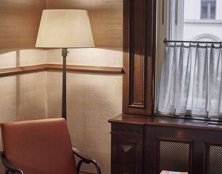 Quarto Deluxe com Sacada, Callas House