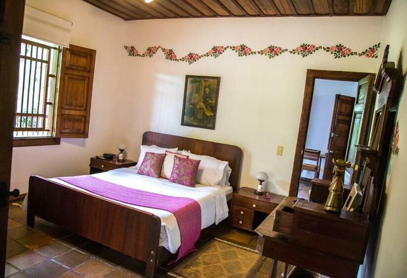 スタンダード4人部屋, Delirio Campestre