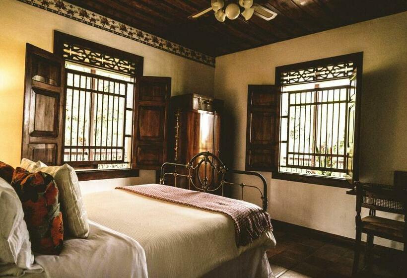 スタンダード4人部屋, Delirio Campestre