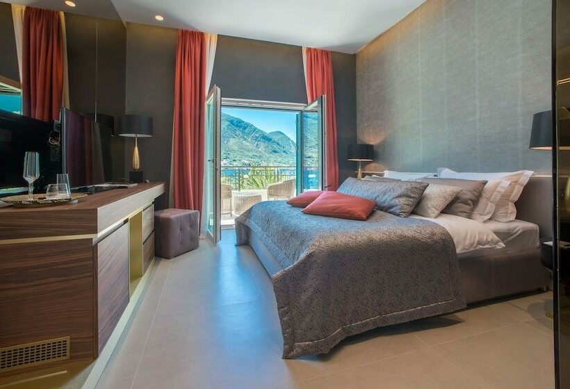 اتاق سوپریور, Forza Terra