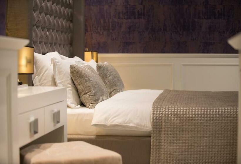 اتاق استاندارد, Forza Terra