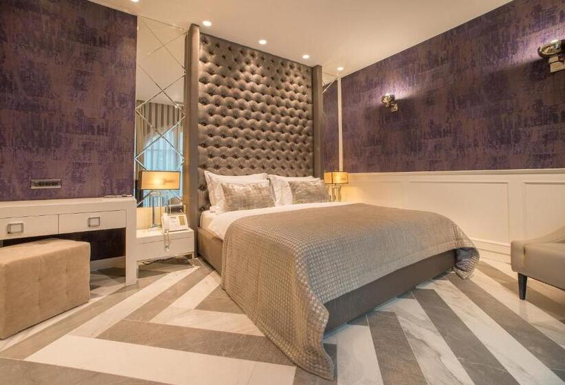 اتاق استاندارد, Forza Terra