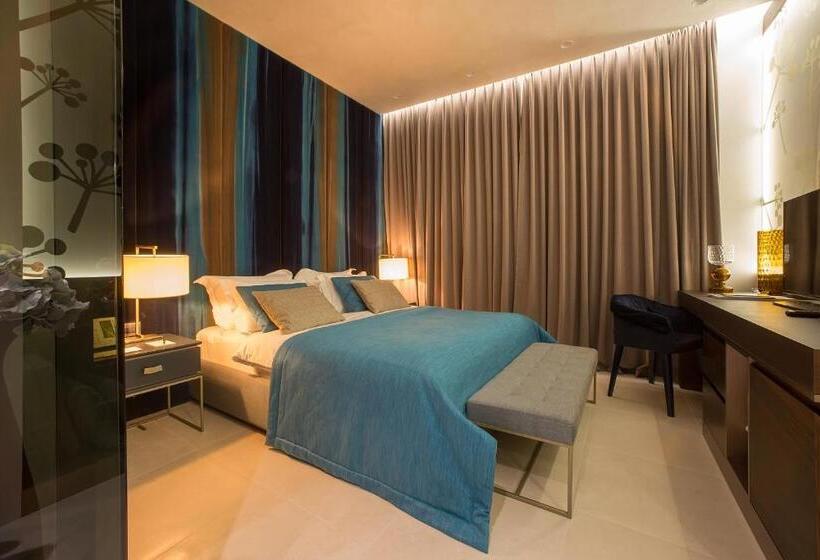 اتاق سوپریور, Forza Terra