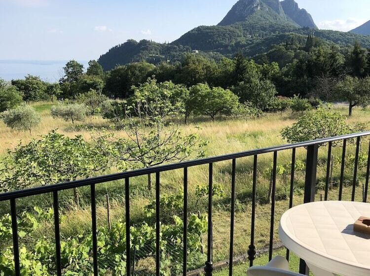 豪华湖景房, Garni Marika