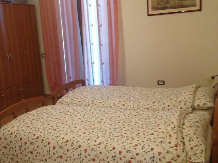 标准间, Garni Marika