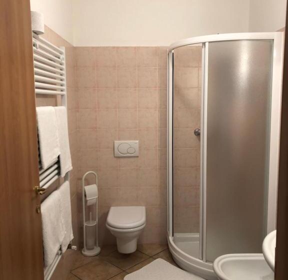 豪华湖景房, Garni Marika