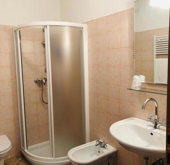 豪华湖景房, Garni Marika