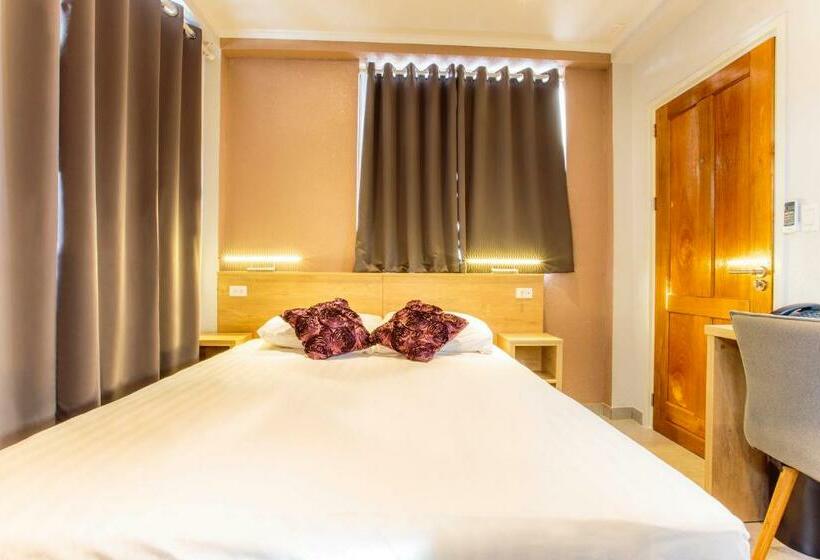 اتاق استاندارد, Qinn Boutique