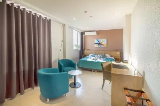 اتاق لوکس, Qinn Boutique