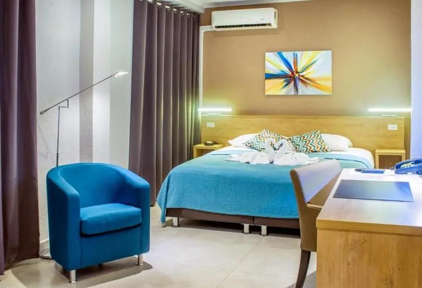 اتاق لوکس, Qinn Boutique