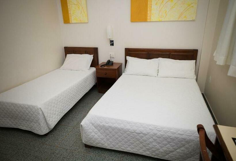 豪华三人间, Real Palace