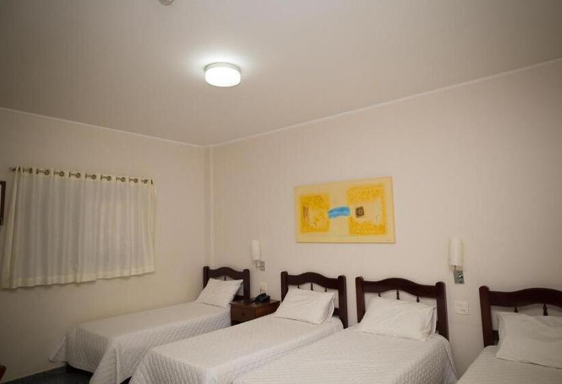 豪华三人间, Real Palace