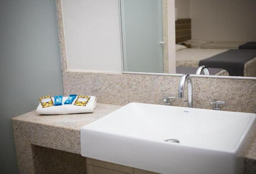 家庭套房, Real Palace