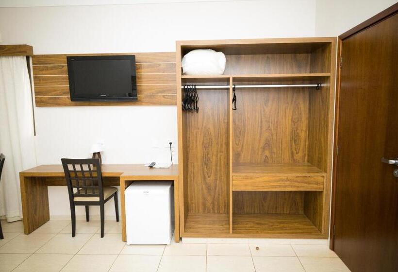 家庭套房, Real Palace