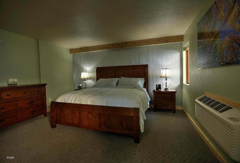 带大床的复式套间, Roam Inn