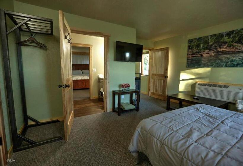 带大床的套房, Roam Inn