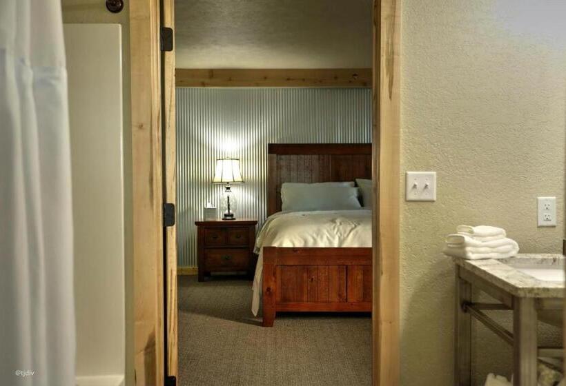 带大床的豪华间, Roam Inn