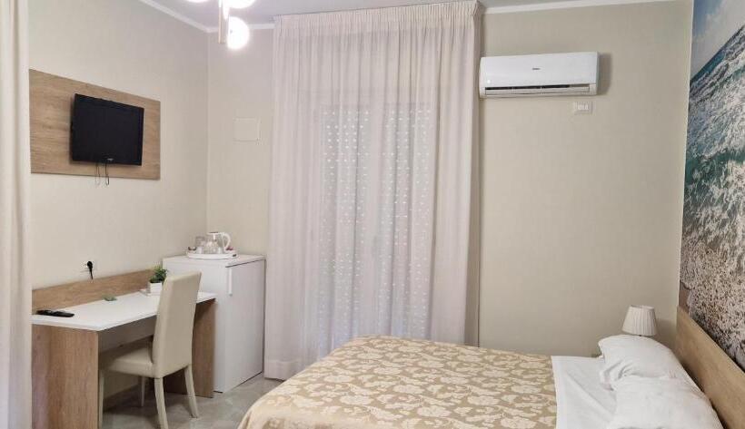 Triple Room Sea View, Sole