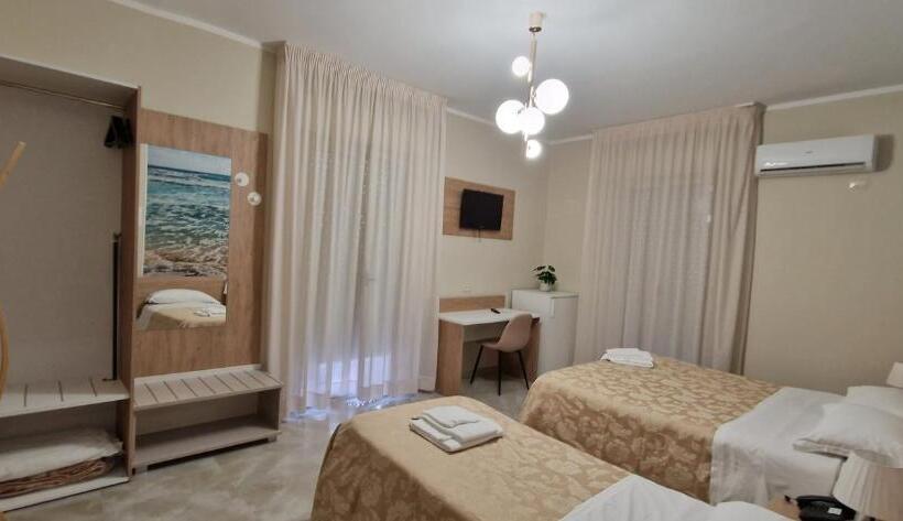 Triple Room Sea View, Sole