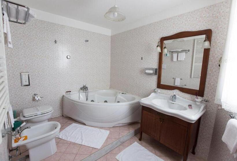 Полулюкс, Sole