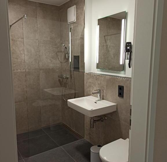 חדר סטנדרט מותאם לאדם עם מוגבלויות, Landgasthaus Hotel Eggert