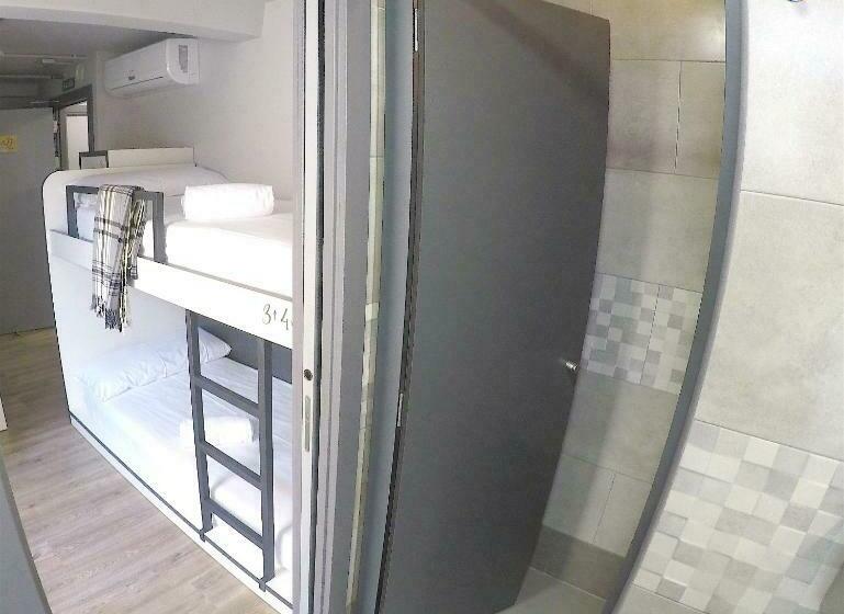 Четырехместный Номер Стандарт, Quartier Bilbao Hostel Casco Viejo