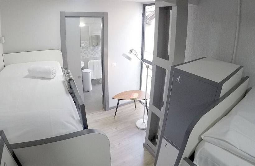 Четырехместный Номер Стандарт, Quartier Bilbao Hostel Casco Viejo
