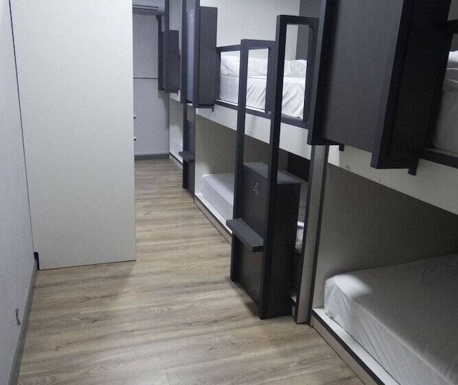 Кровать в Общей Комнате, Quartier Bilbao Hostel Casco Viejo