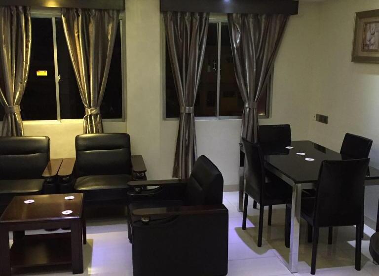 דירת חדר, & Apartment Ambassador 3