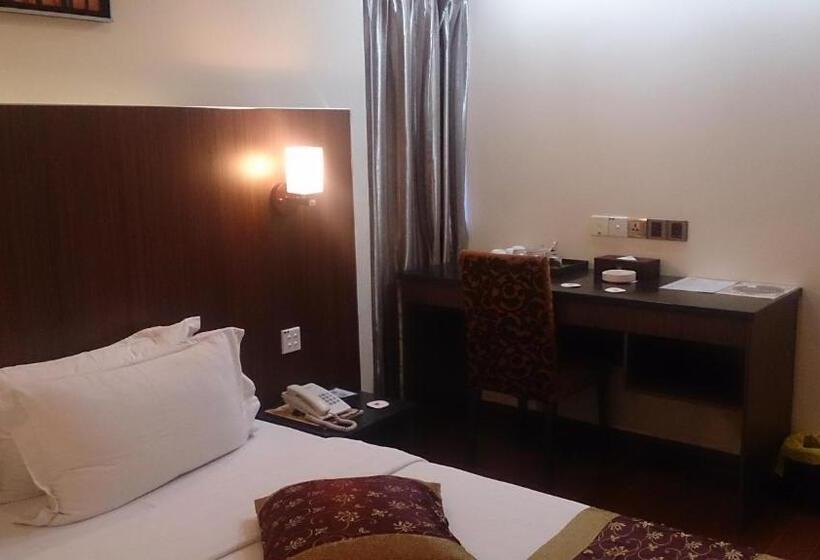 דירת חדר, & Apartment Ambassador 3