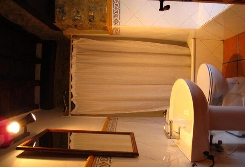 اتاق خانوادگی, Albergue Turístico Valdebaró