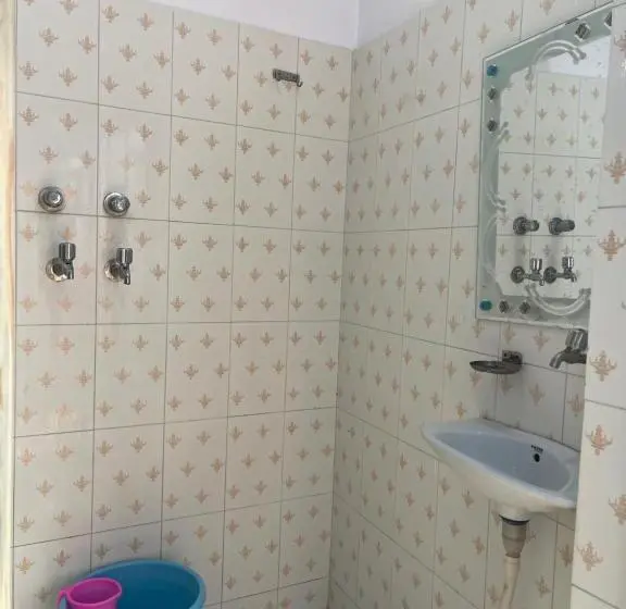 Chambre Standard avec Balcon, Mayur Guest House