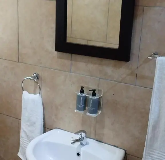 Standard-huone, Ditsaleng Bed And Breakfast