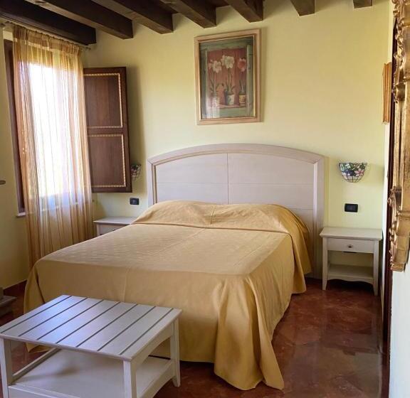 غرفة ديلوكس, Dama Estense