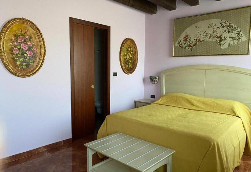 スタンダードルーム, Dama Estense