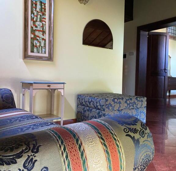 جناح سرير كينج, Dama Estense