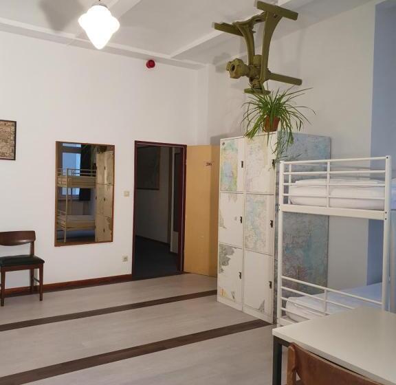 تختخواب در اتاق مشترک, Die Fabrik Hostel