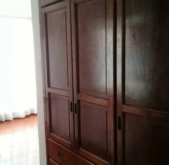 اتاق استاندارد یک نفره, Espindola