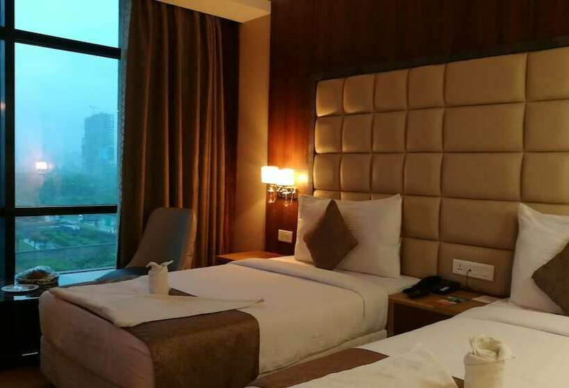 Deluxe Rum, Hide Away Suites